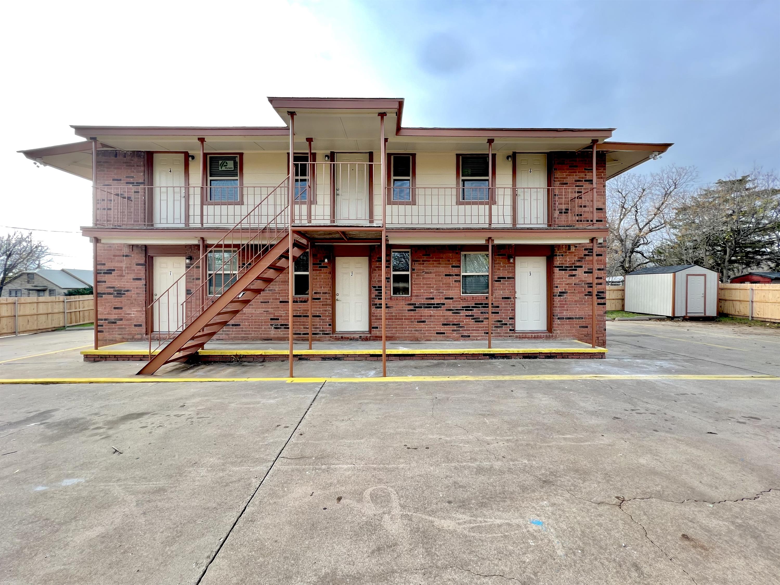 Property main image